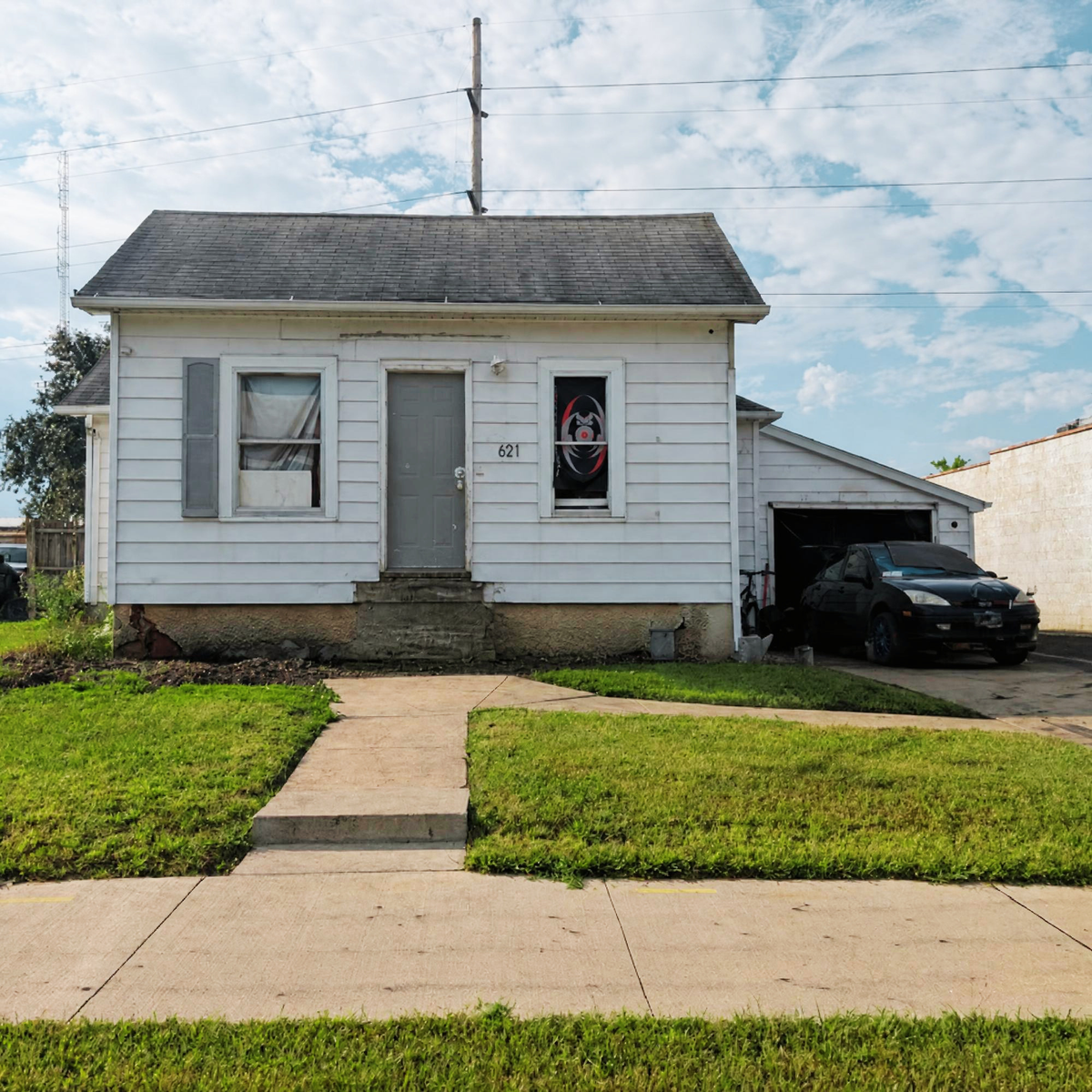 621 Elm Avenue W, Waseca, MN 56093 - #1