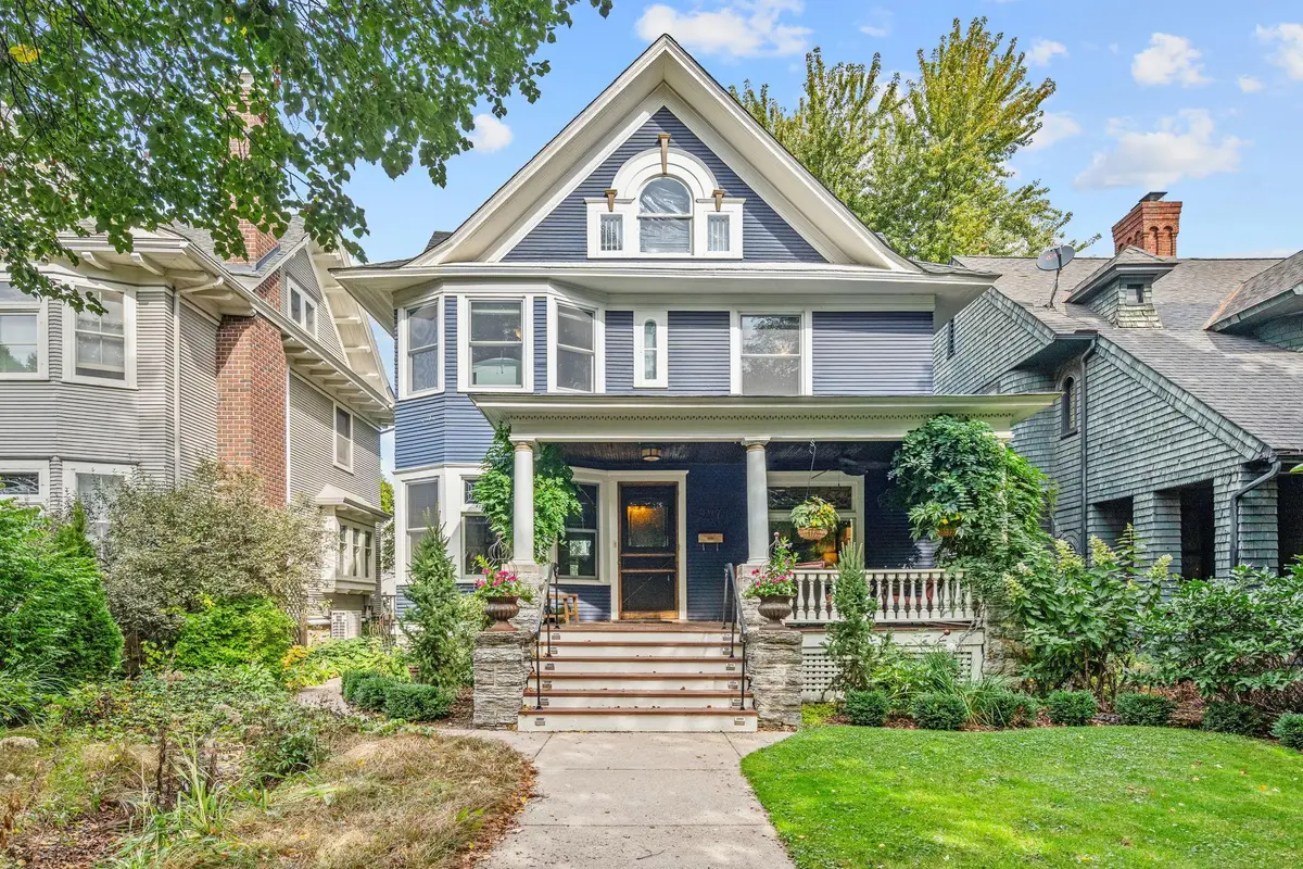997 Lincoln Avenue, Saint Paul, MN 55105 - #1