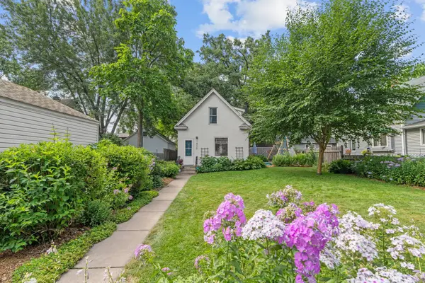 1830 Hewitt Avenue, Saint Paul, MN 55104