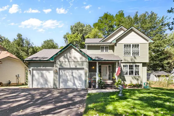 379 Wheelock Parkway E, Saint Paul, MN 55130