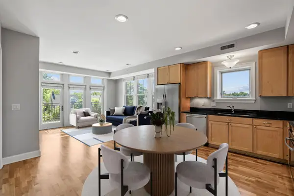1060 Grand Avenue #300, Saint Paul, MN 55105