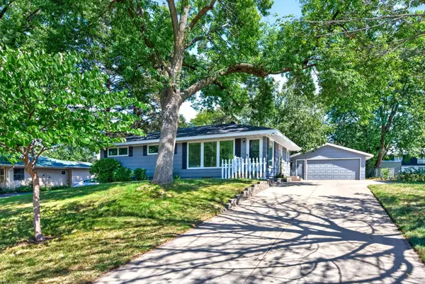 245 17th Avenue Nw, New Brighton, MN 55112