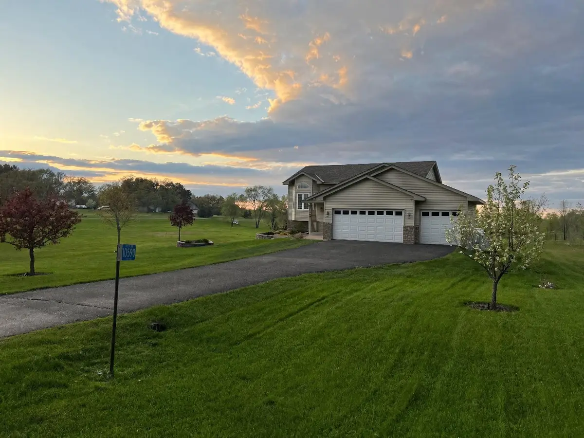 10590 257th Avenue Nw, Zimmerman, MN 55398 - #1