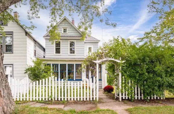 604 E 11th Street, Duluth, MN 55805