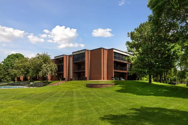 1800 Riverwood Drive #219, Burnsville, MN 55337