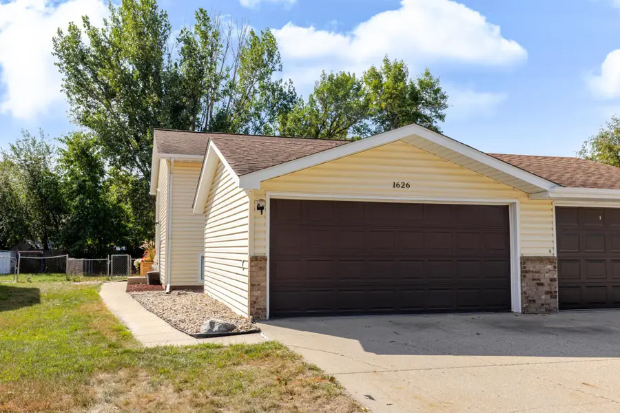 1626 34 1/2 Avenue S, Fargo, ND 58104 - #3