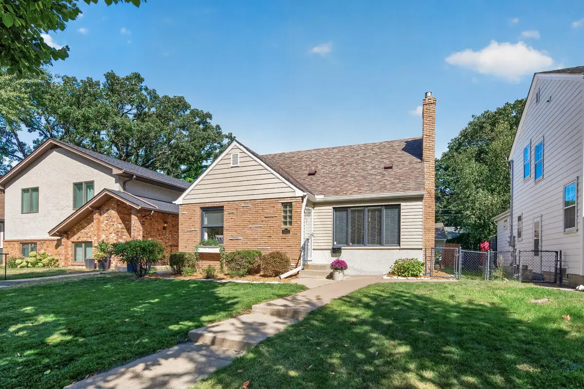1371 Eleanor Avenue, Saint Paul, MN 55116 - #1