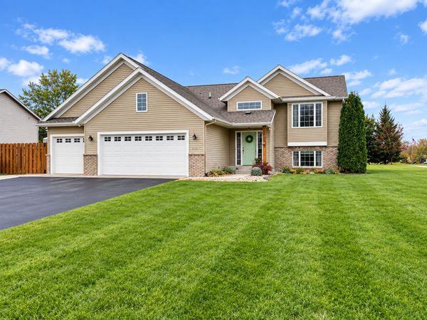 101 Glenn Road Nw, Alexandria, MN 56308