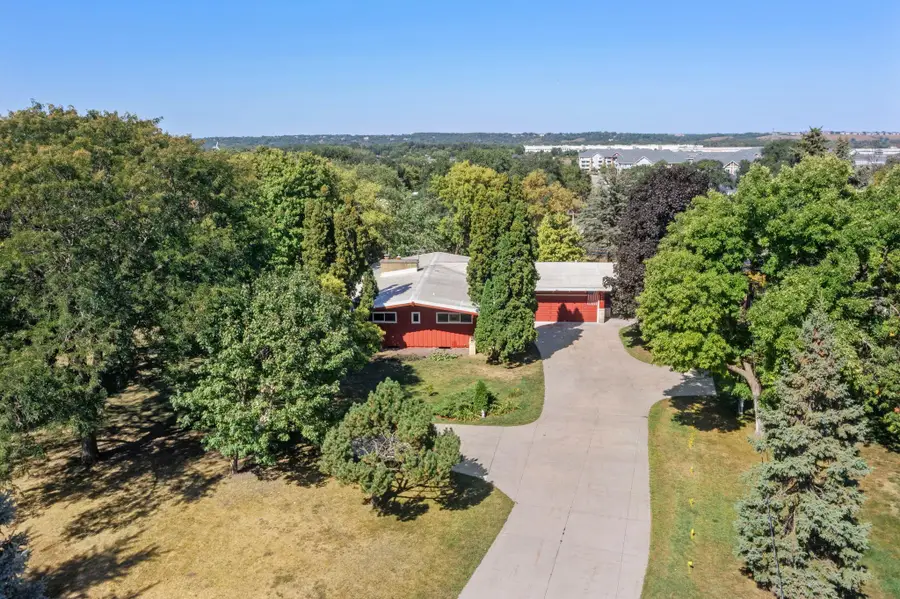 2439 Hauer Trail, Shakopee, MN 55379 - #2