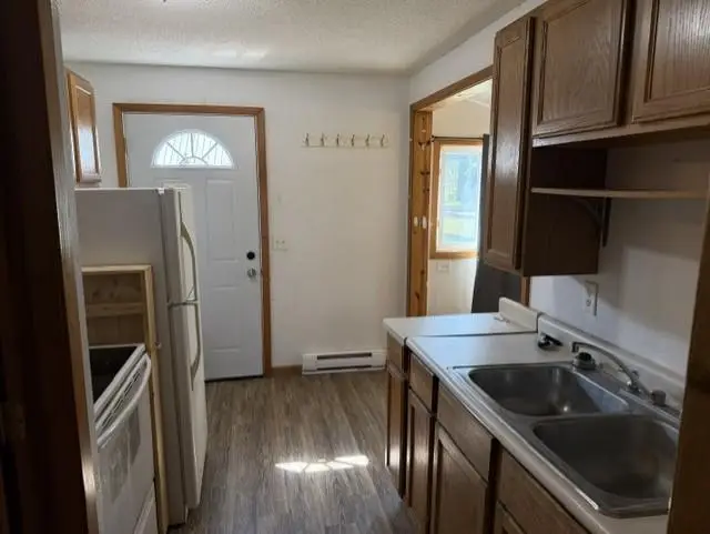 323 S Donnelly Avenue, Litchfield, MN 55355 - #2