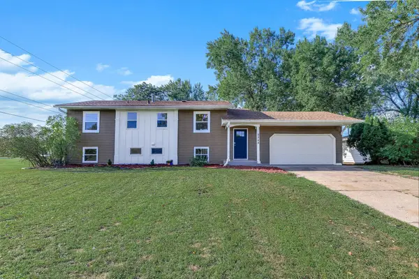2348 106th Avenue Nw, Coon Rapids, MN 55433