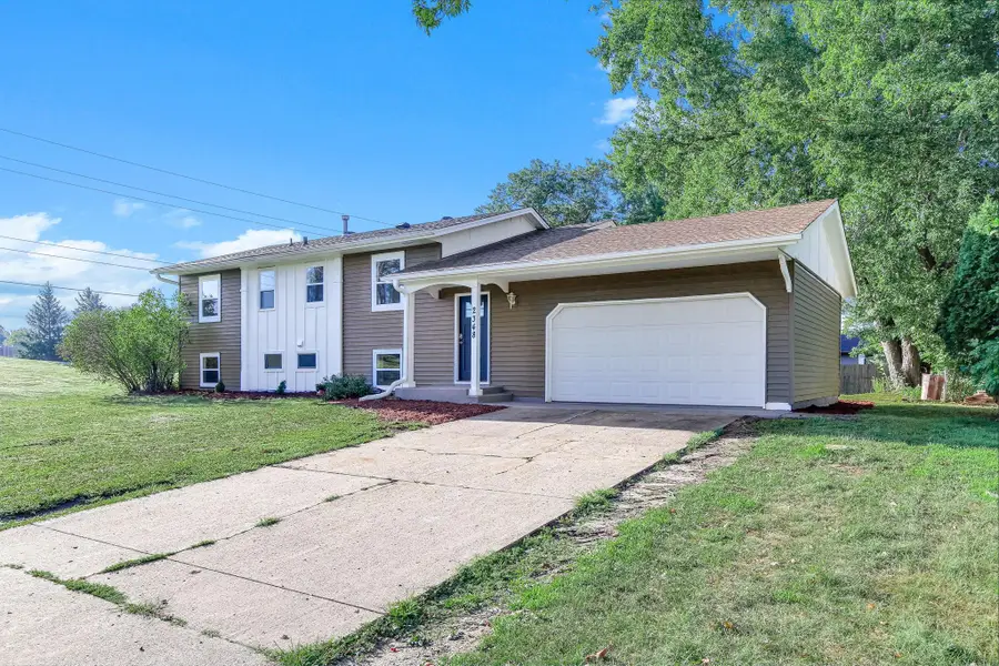 2348 106th Avenue Nw, Coon Rapids, MN 55433 - #3