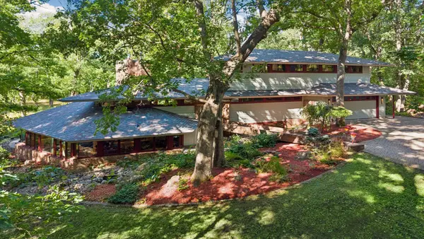 4 Thrush Lane, North Oaks, MN 55127