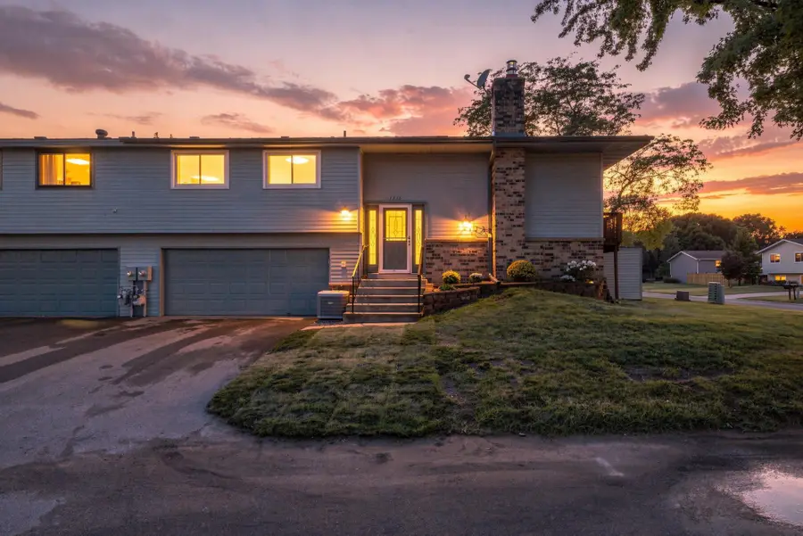 1716 Woodgate Lane, Eagan, MN 55122 - #3
