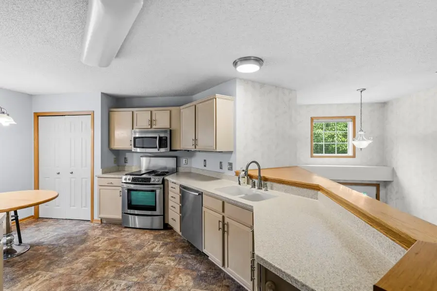 3848 Linden Avenue, White Bear Lake, MN 55110 - #3