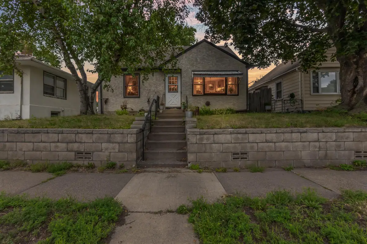 1229 7th Street E, Saint Paul, MN 55106 - #1