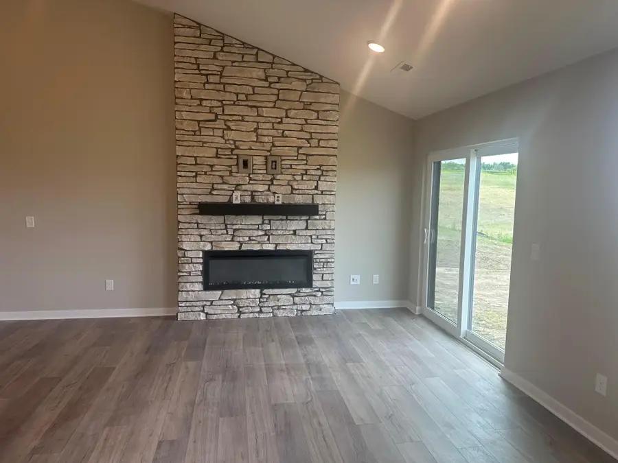 6370 Isle Avenue S, Cottage Grove, MN 55016 - #3
