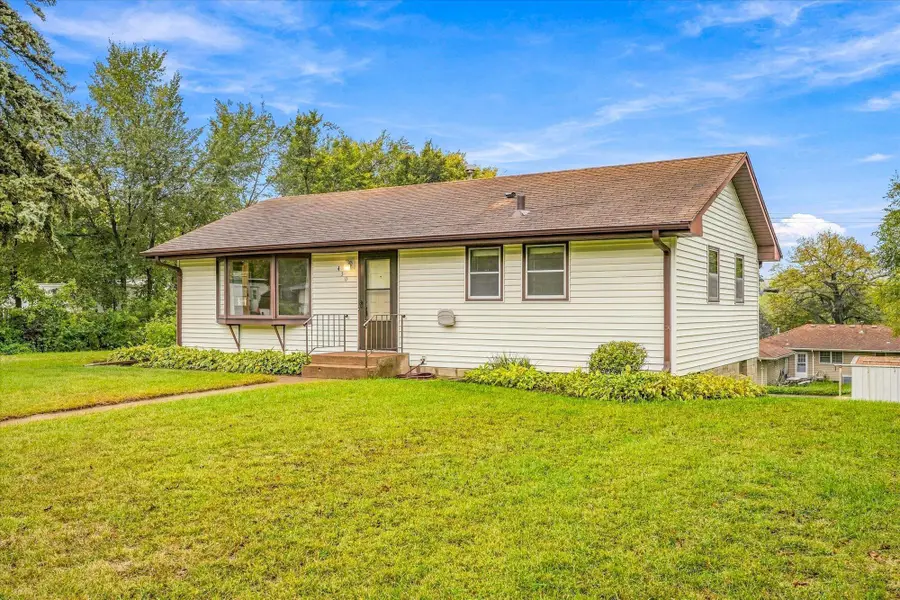 430 11th Avenue Nw, New Brighton, MN 55112 - #2