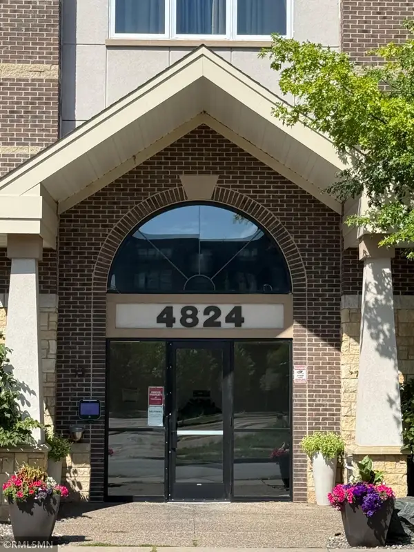 4824 E 53rd Street #523, Minneapolis, MN 55417