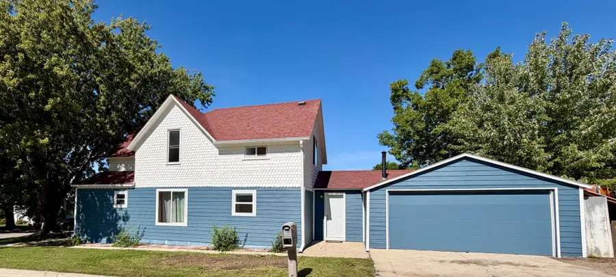 213 Garfield Street S, Lake Benton, MN 56149 - #3