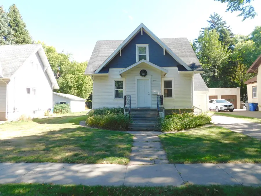 606 5th Street S, Moorhead, MN 56560 - #2