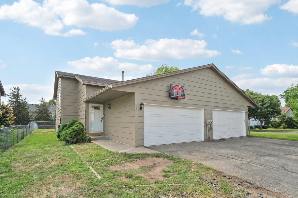 301 Cari Park Lane, Hastings, MN 55033 - #1