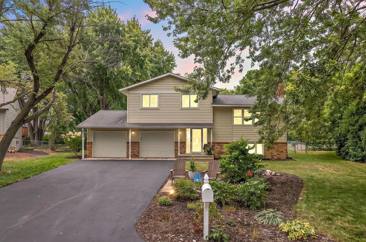 1419 Three Oaks Avenue, Maple Plain, MN 55359 - #1