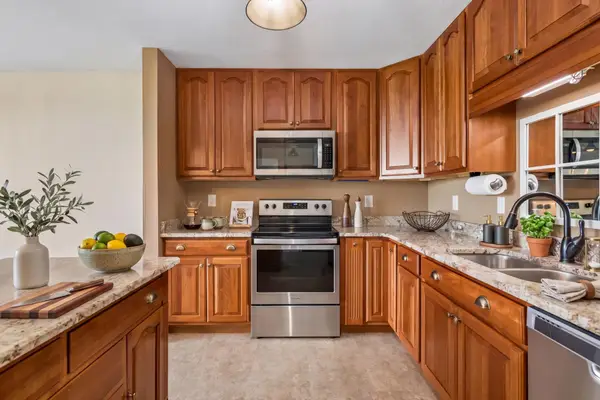 6500 Woodlake Drive #906, Richfield, MN 55423