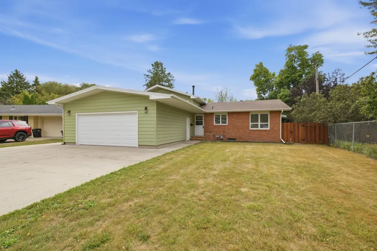 2807 Edgewood Drive N, Fargo, ND 58102 - #1