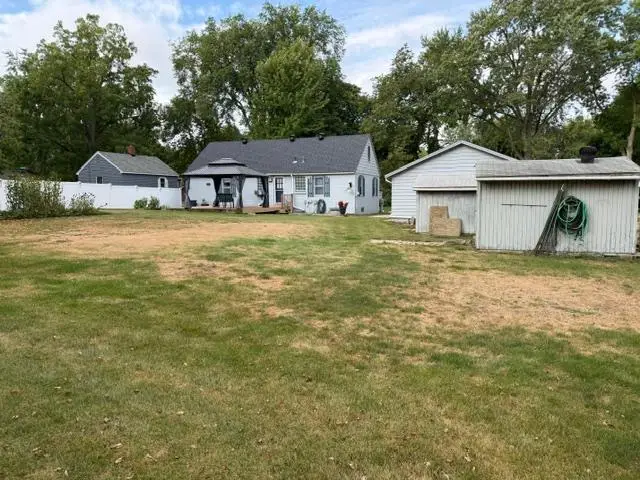 413 S Donnelly Avenue, Litchfield, MN 55355 - #3