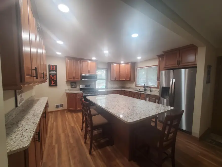 610 7th Street N, New Ulm, MN 56073 - #3