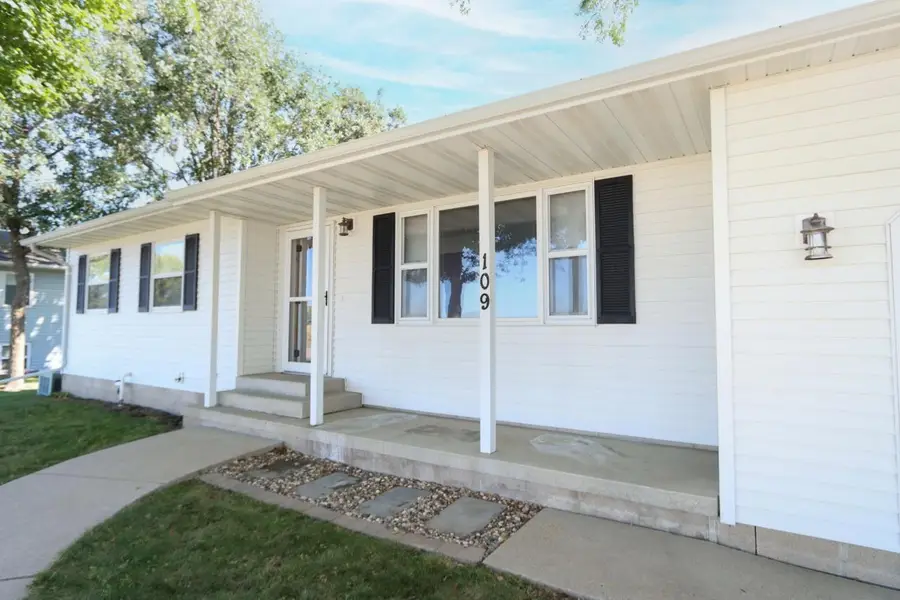 109 Burg Avenue, Nicollet, MN 56074 - #2