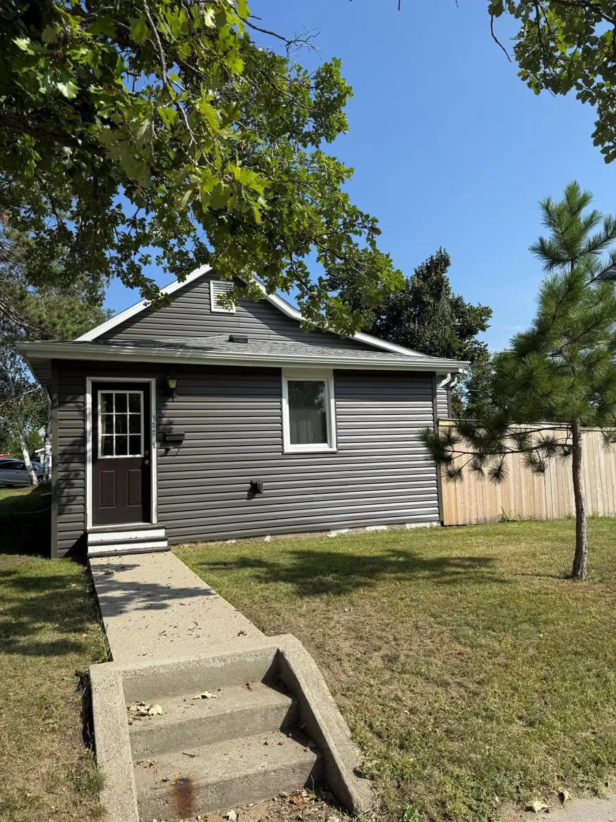922 Park Avenue Nw, Bemidji, MN 56601 - #3