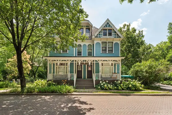 15 Maple Place, Minneapolis, MN 55401