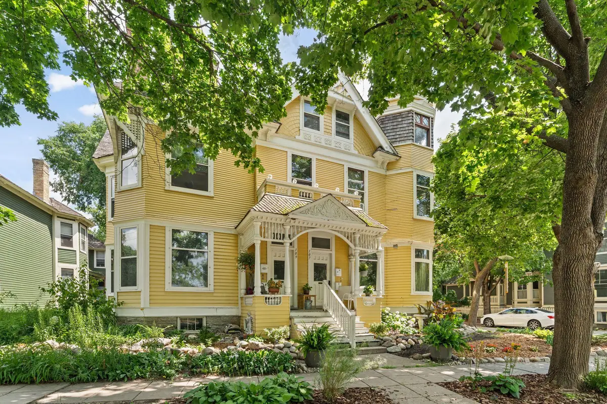 107 Island Avenue W, Minneapolis, MN 55401 - #1