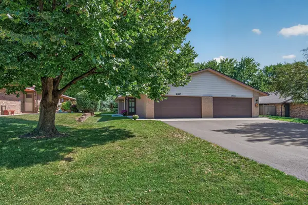 2813 Robinwood Way, Woodbury, MN 55125