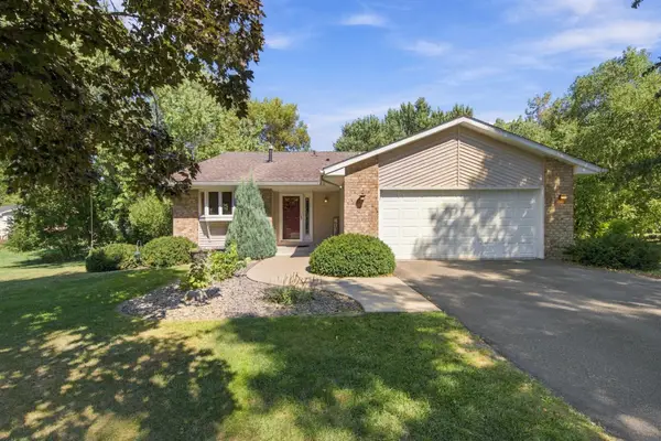 7003 Park View Lane, Eden Prairie, MN 55346