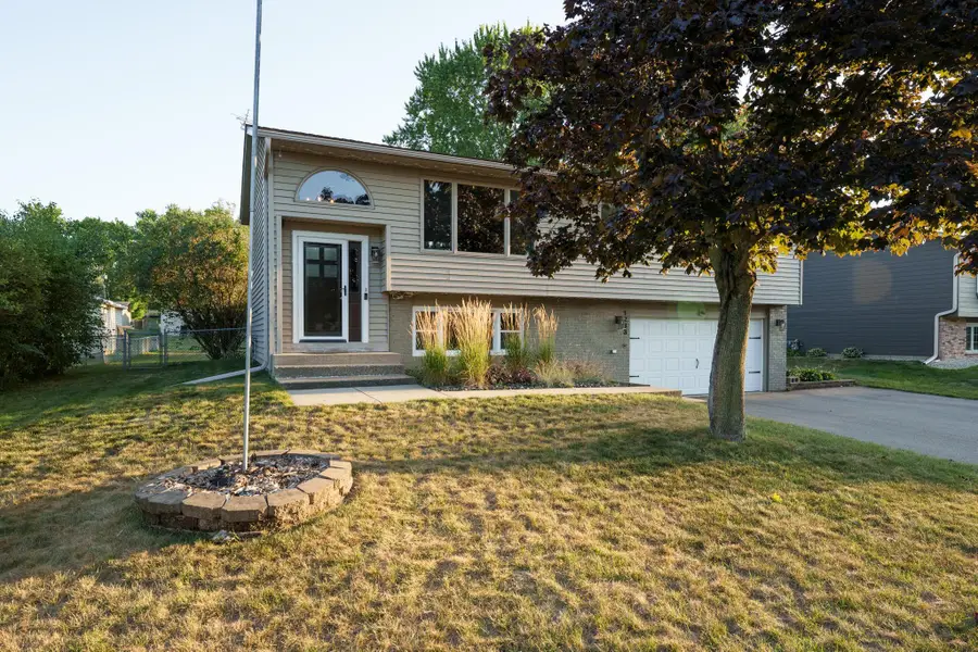 1233 View Court, Hastings, MN 55033 - #2