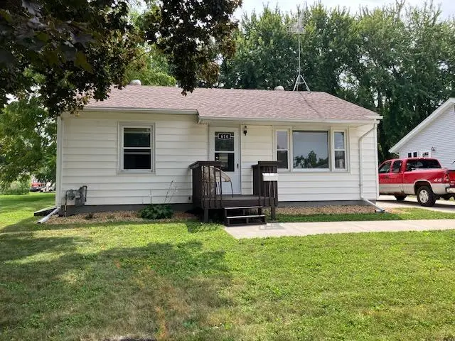 614 9th Avenue Se, Waseca, MN 56093 - #1