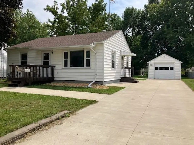 614 9th Avenue Se, Waseca, MN 56093 - #2