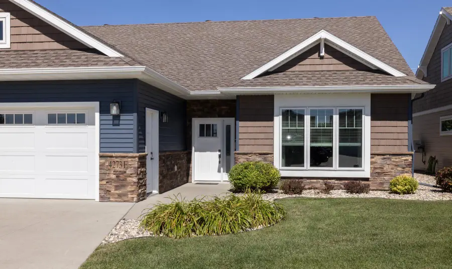 4273 Coventry Drive S #E, Fargo, ND 58104 - #3