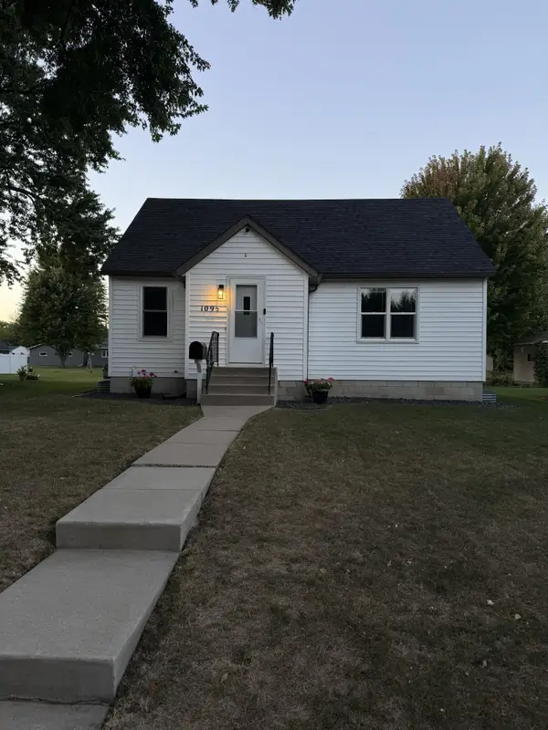 109 1/2 4th Street Sw, New Prague, MN 56071