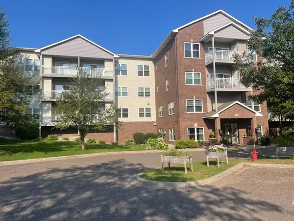 2231 Penn Place #305, North Saint Paul, MN 55109