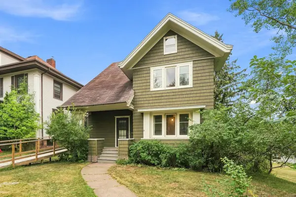 2114 E 2nd Street, Duluth, MN 55812
