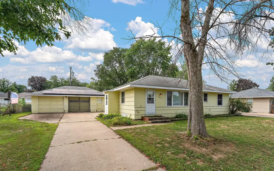 8820 Greenway Avenue S, Cottage Grove, MN 55016 - #3