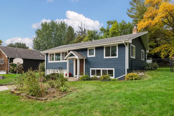 1370 Valley View Road, Chaska, MN 55318