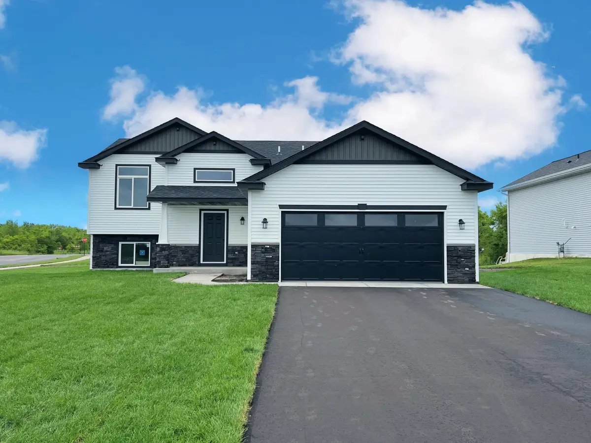 1143 29th Street Ne, Sauk Rapids, MN 56379 - #1
