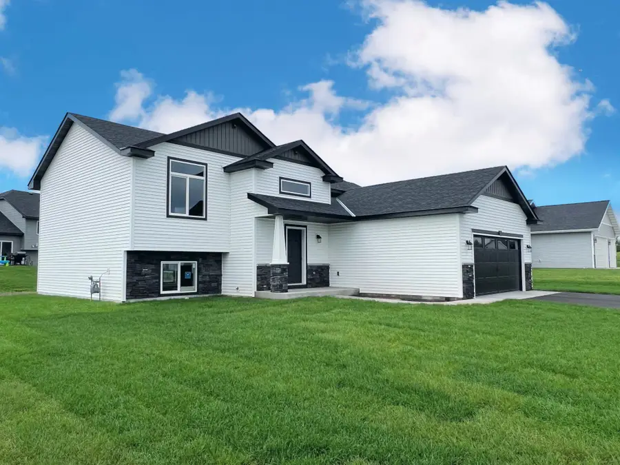 1143 29th Street Ne, Sauk Rapids, MN 56379 - #3