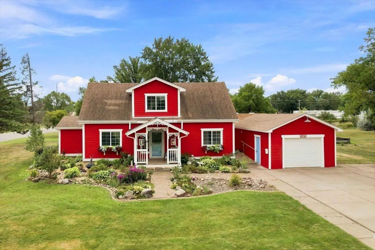 525 Maple Avenue E, Mora, MN 55051 - #1