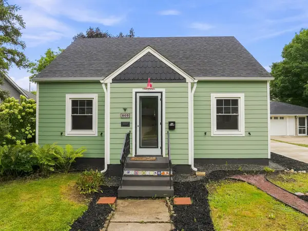 809 1st Street W, Northfield, MN 55057